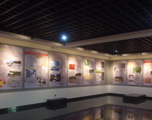  展厅纪念馆